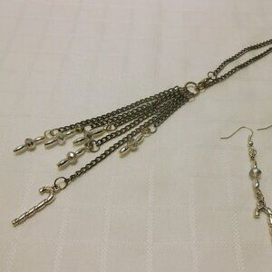 No 75 Handmade set with a pretty festive necklace and earrings